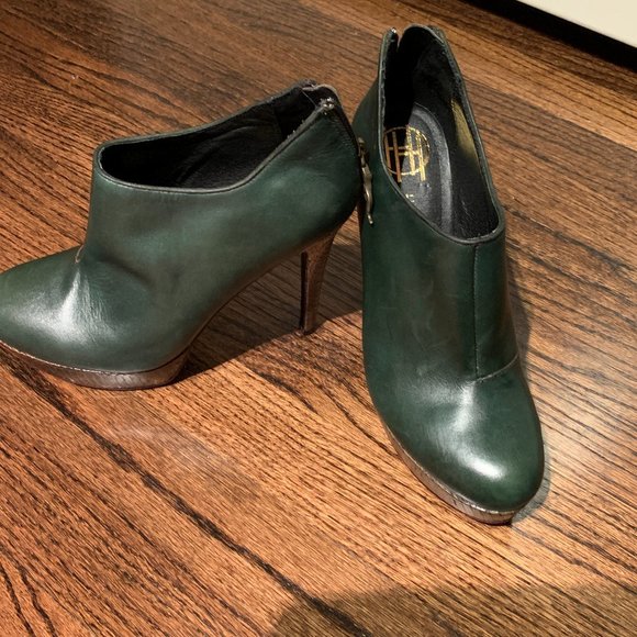 House of Harlow 1960 Shoes - 🐍🐍 House of Harlow 1960 Green Natalia Platform Stiletto Booties, Size 38